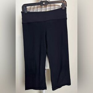 Lululemon Womens Crop Capri Leggings Black With Multicolored Band Size 6